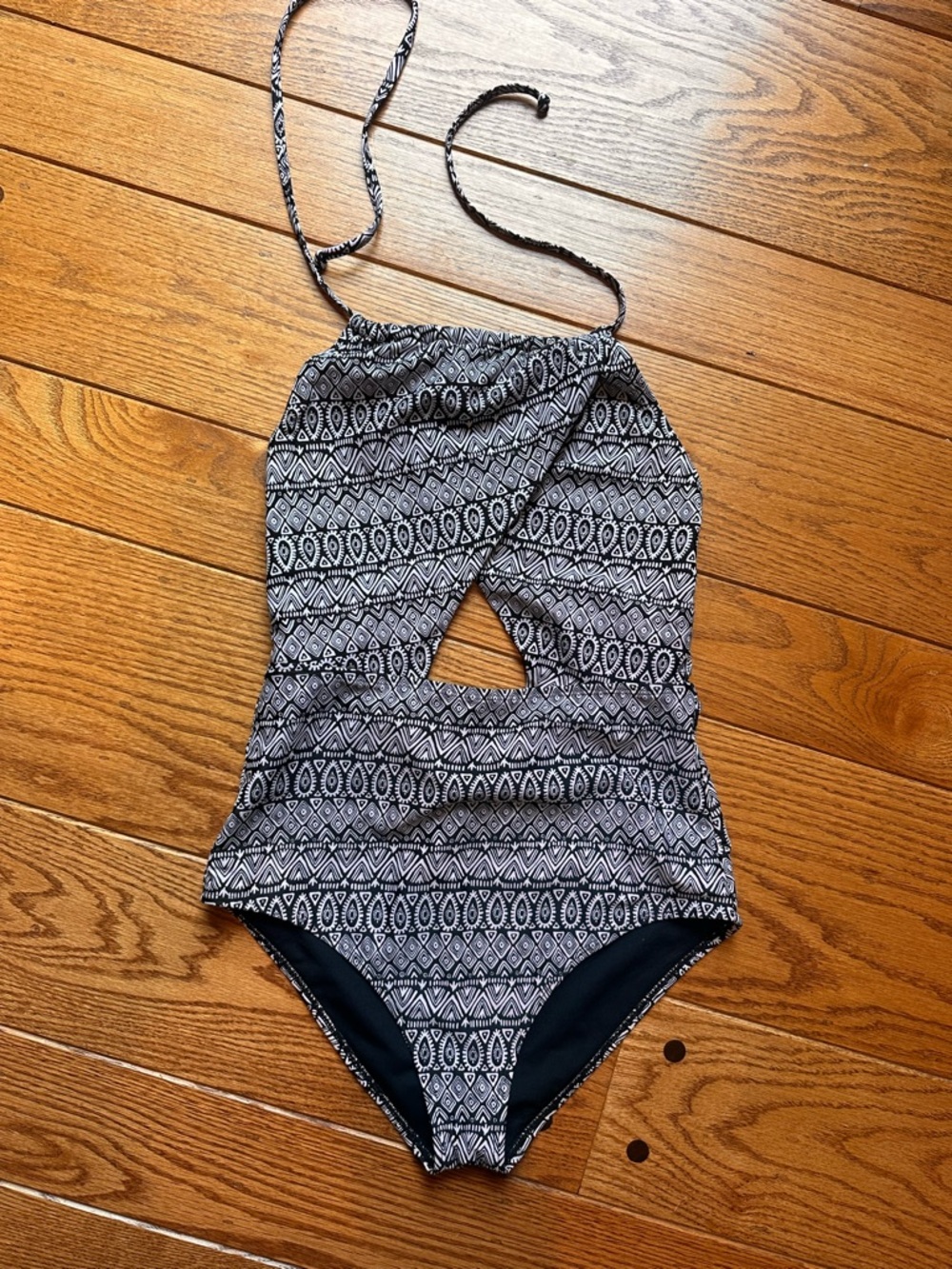 Old Navy Black & White Geometric Cutout One-Piece Swimsuit